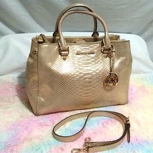Authentic Michael Kors Sutton Gold Metallic
Python Shoulder Bag